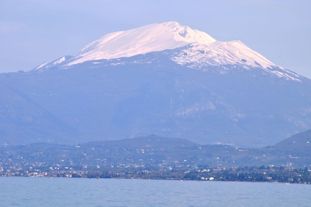 La Rosa Del Garda Apartment Peschiera del Garda Luaran gambar